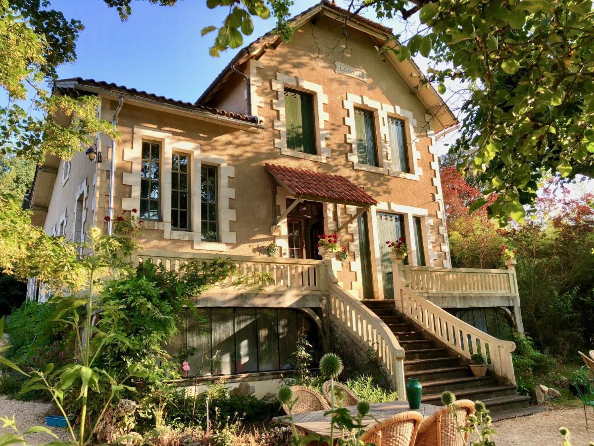 Villa Leovil Saint-Pompont Екстериор снимка