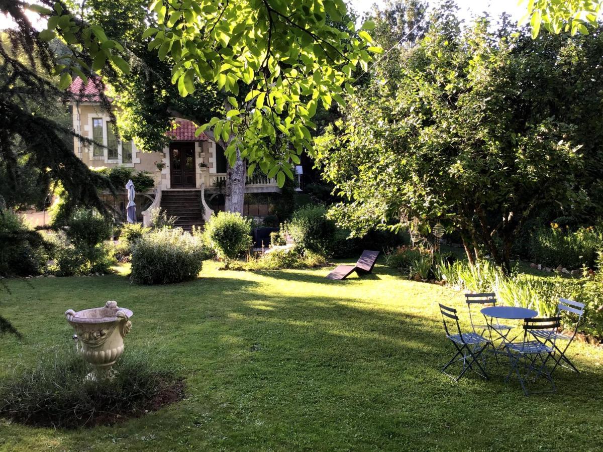 Villa Leovil Saint-Pompont Екстериор снимка